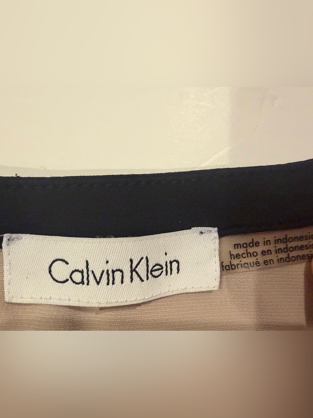 Calvin Klein Taupe Sleeveless Top with Black Trim and Placket - Sz Large - Picture 5 of 7
